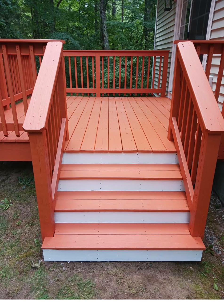 Home with bold blue trim color selected with Freedom Painting